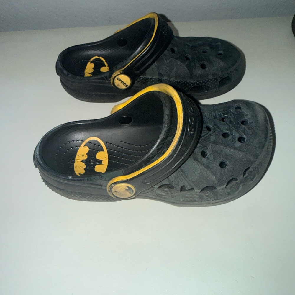 Batman Crocs